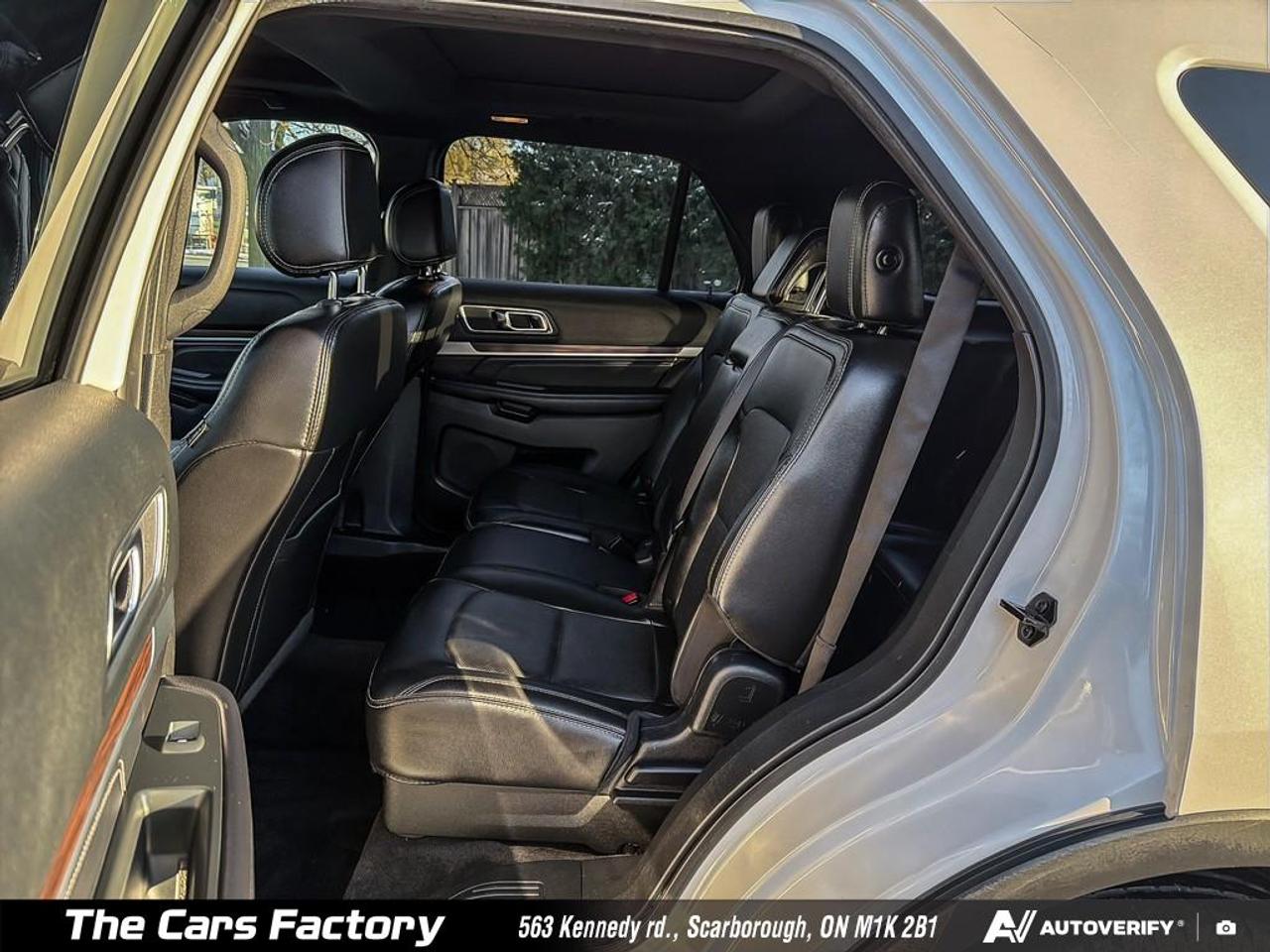 2017 Ford Explorer Limited 4WD – No Accident, Clean & Fully Equipped! Photo