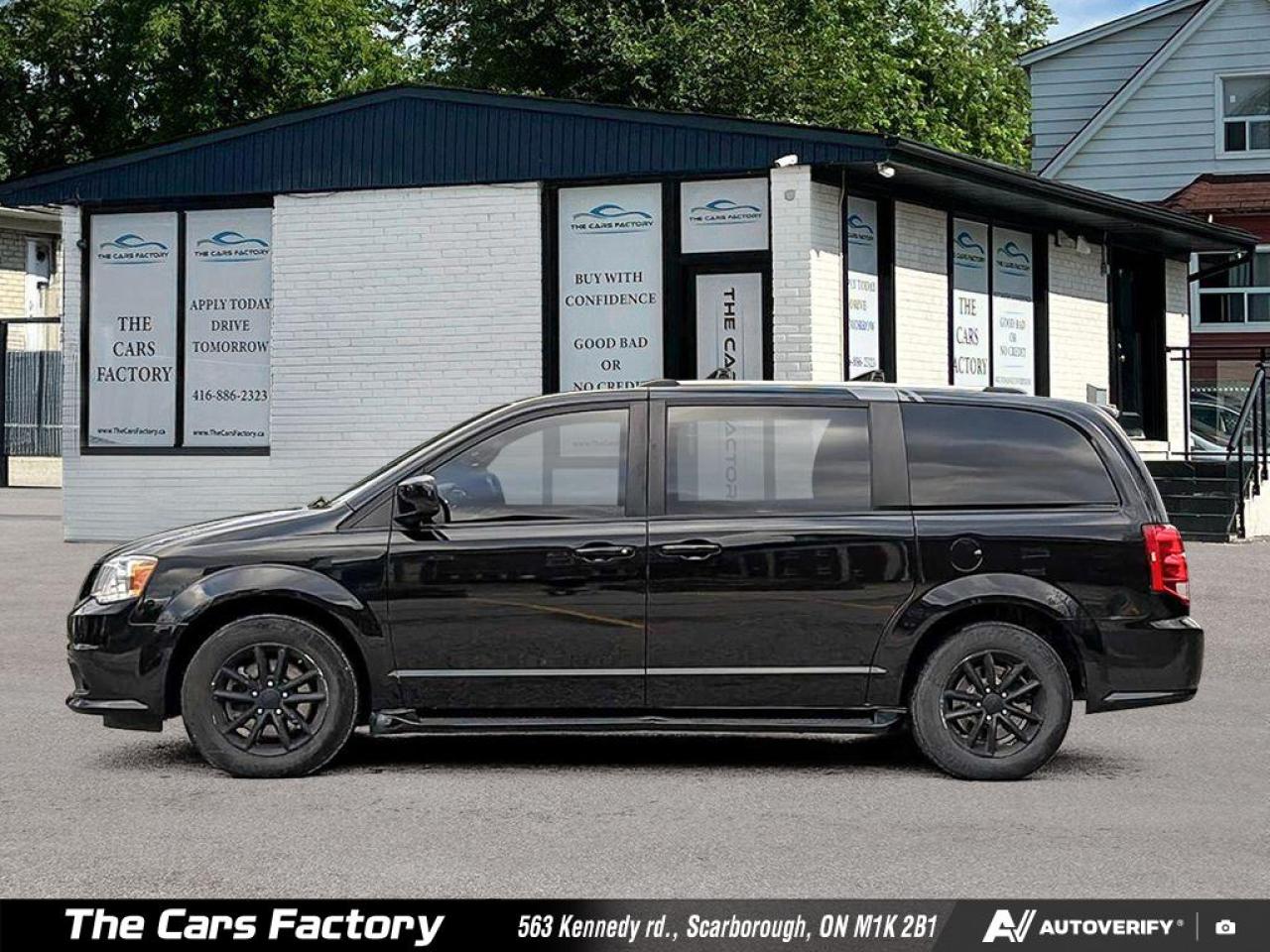 2019 Dodge Grand Caravan SXT Premium Plus Leather/Navigation/ No Accident! Photo2