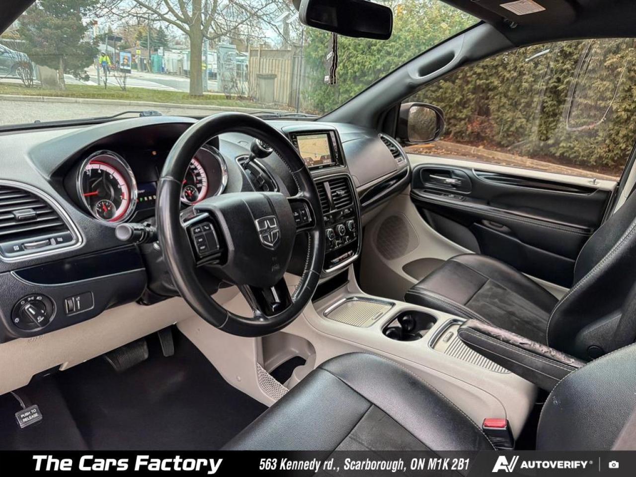 2019 Dodge Grand Caravan SXT Premium Plus Leather/Navigation/ No Accident! - Photo #11