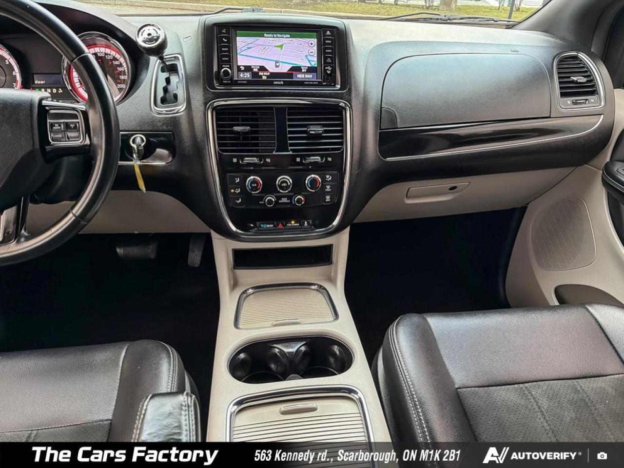 2019 Dodge Grand Caravan SXT Premium Plus Leather/Navigation/ No Accident! - Photo #17