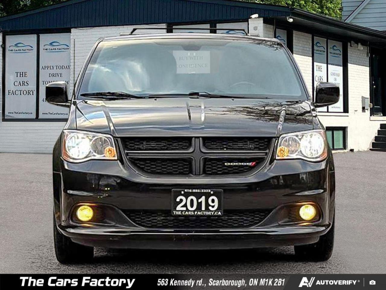 2019 Dodge Grand Caravan SXT Premium Plus Leather/Navigation/ No Accident! - Photo #2