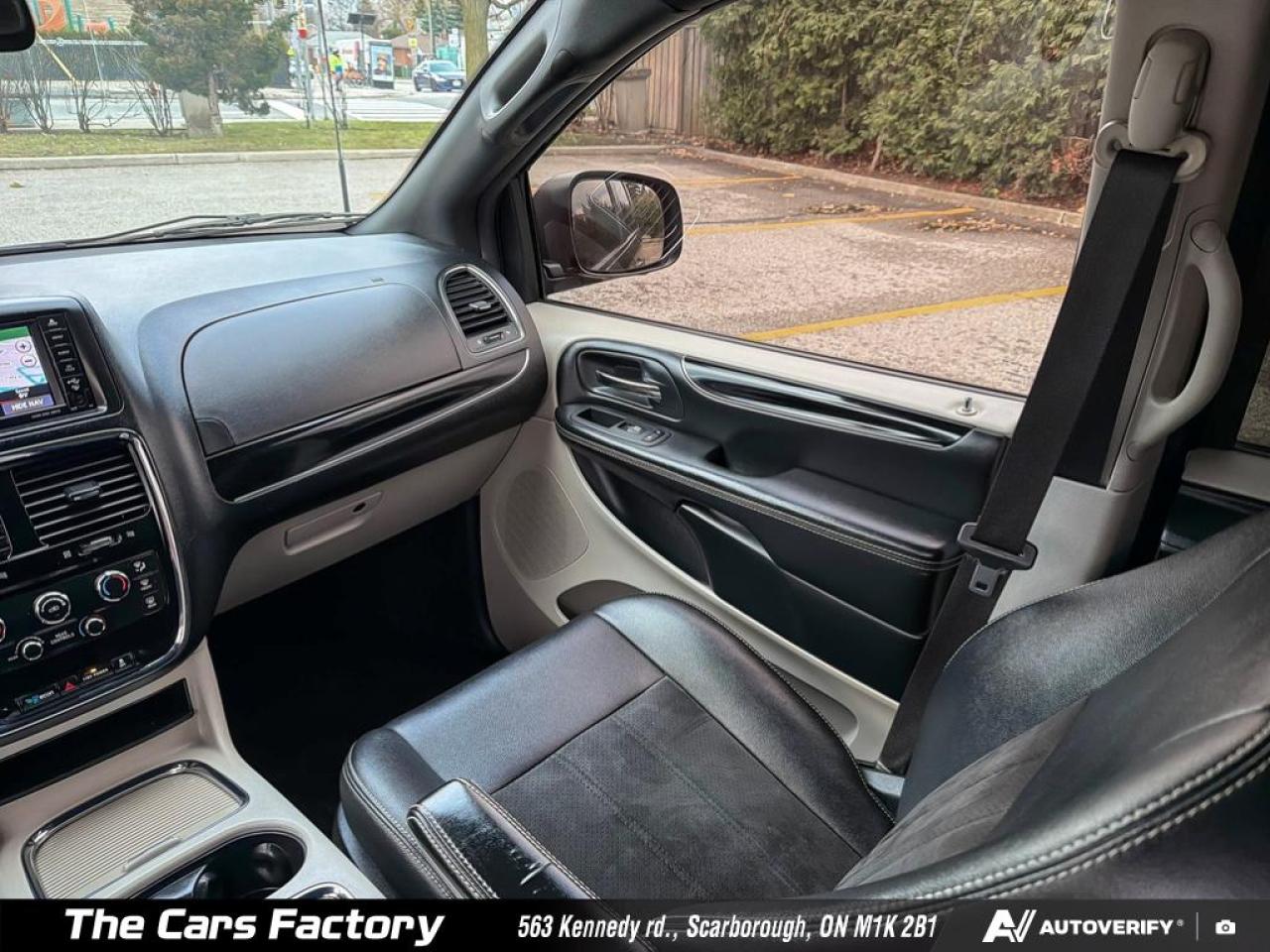 2019 Dodge Grand Caravan SXT Premium Plus Leather/Navigation/ No Accident! - Photo #25