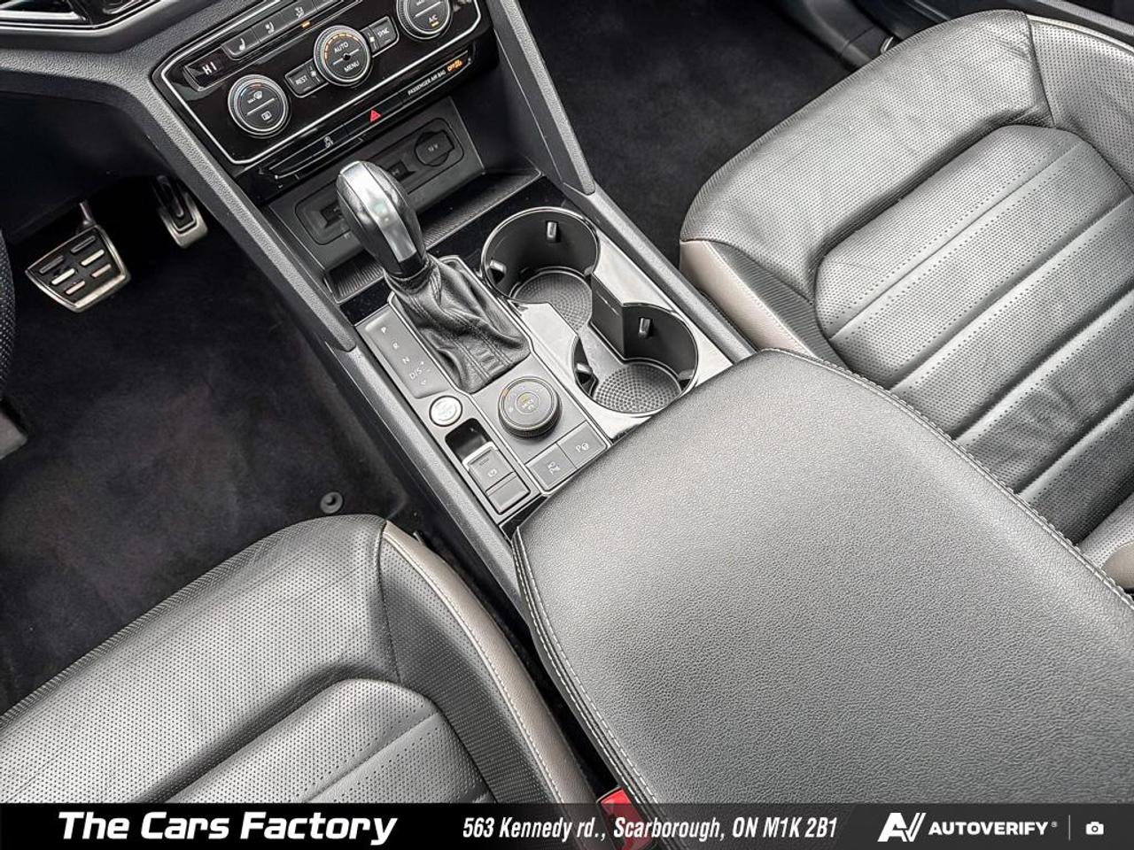 2021 Volkswagen Atlas Execline / R-Line Pkg Fully Loaded! Photo