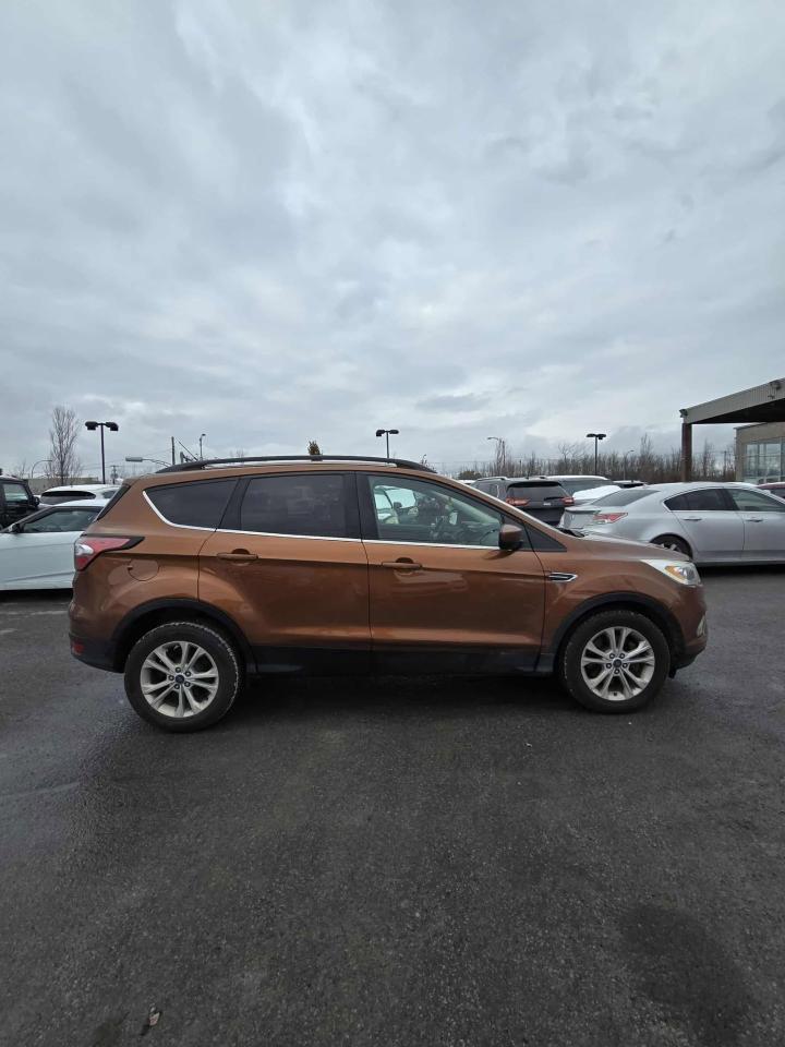 2017 Ford Escape SE - Photo #3
