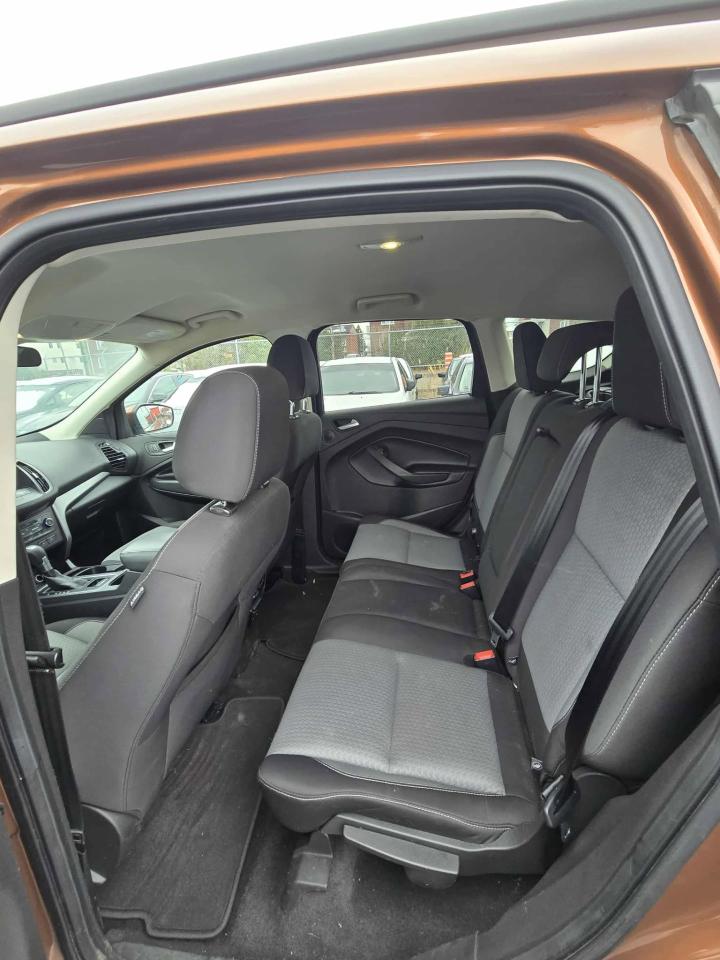 2017 Ford Escape SE - Photo #9