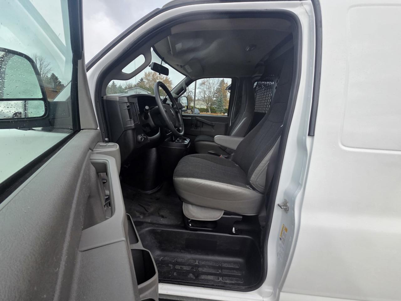 2023 GMC Savana G2500 Cargo - Photo #11