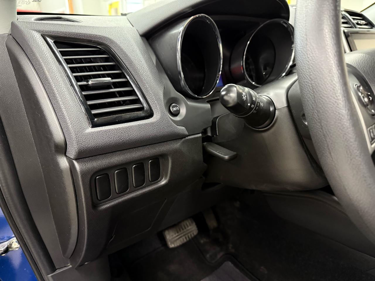 2021 Mitsubishi RVR ES AWC - Photo #13