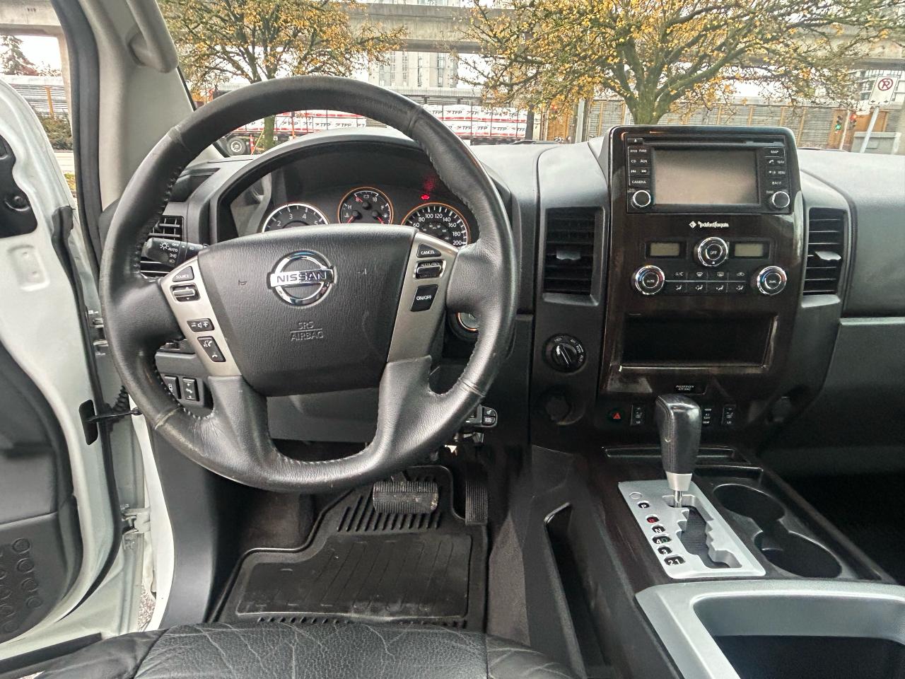 2014 Nissan Titan SL - Photo #10