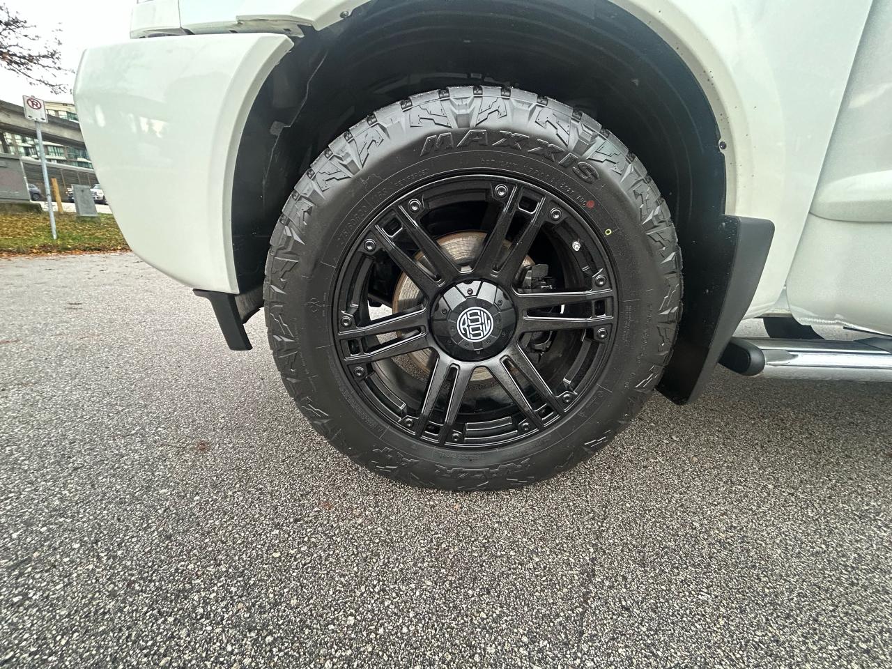 2014 Nissan Titan SL - Photo #12