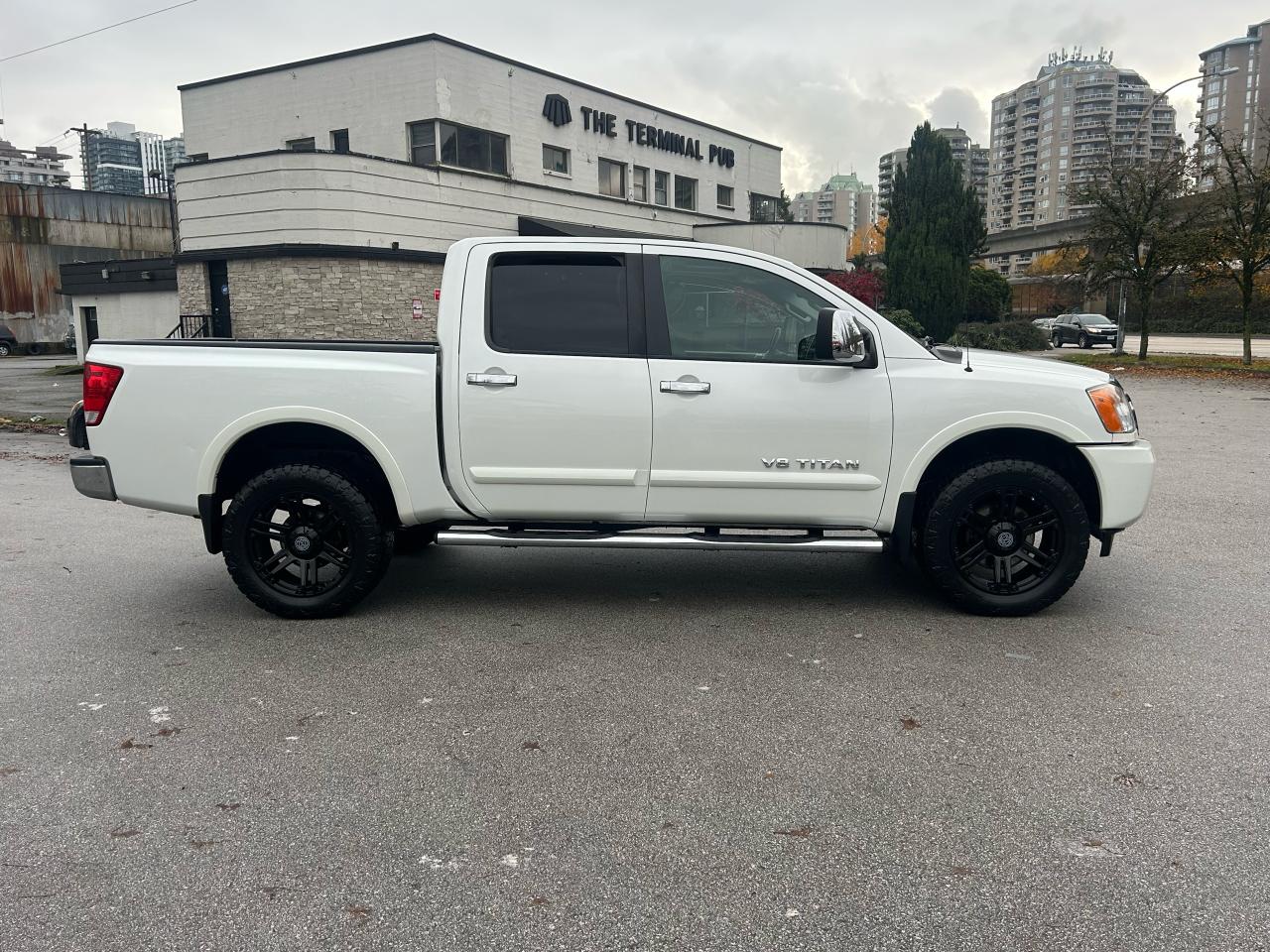 2014 Nissan Titan SL - Photo #5
