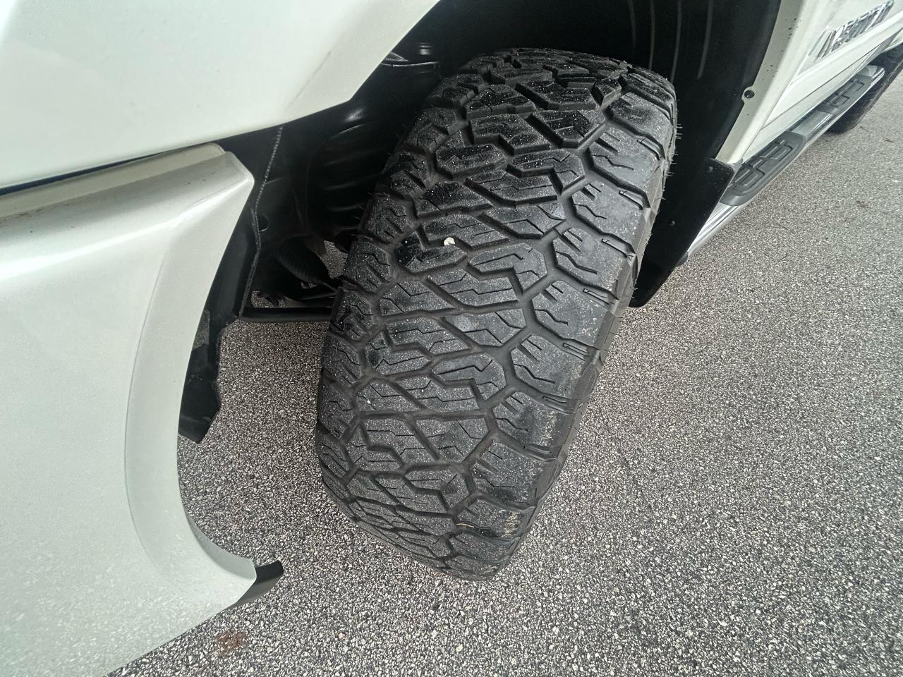 2014 Nissan Titan SL - Photo #13