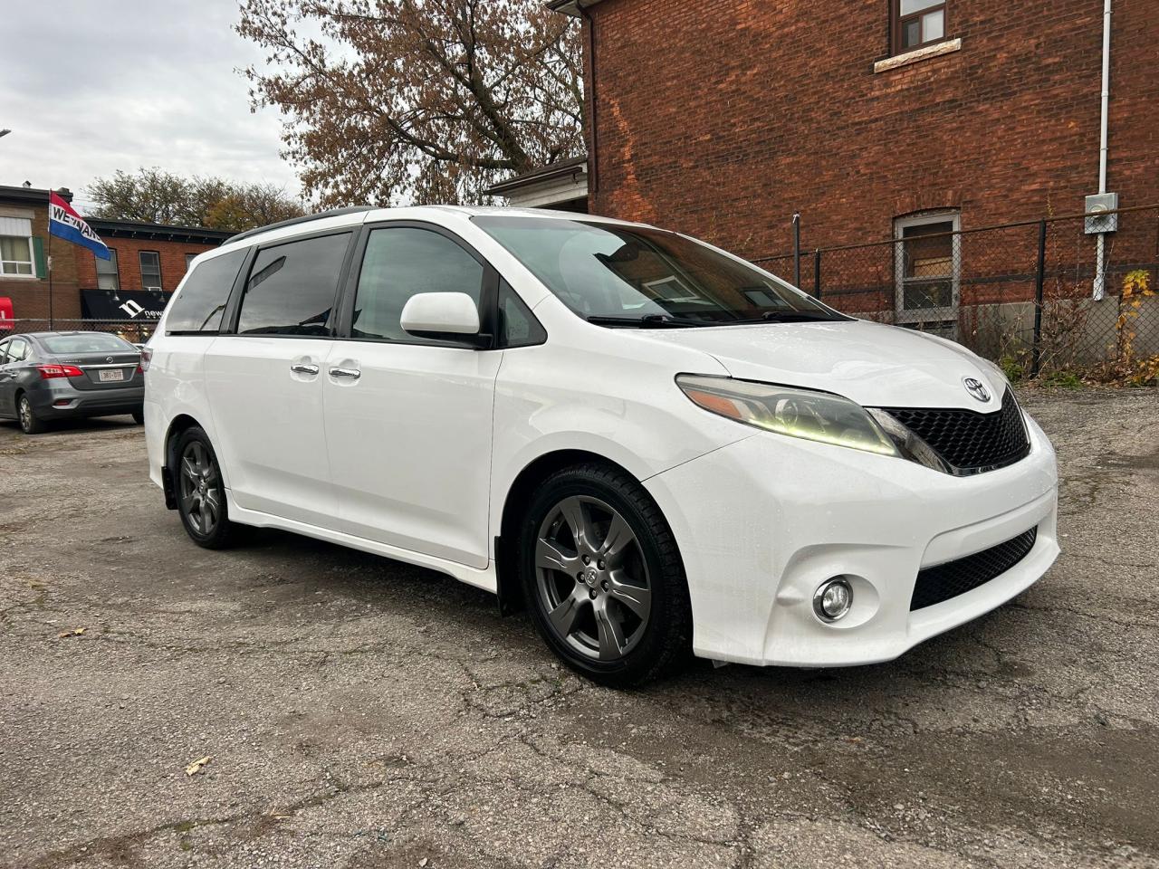 2017 Toyota Sienna 5DR SE 8-PASS FWD - Photo #7