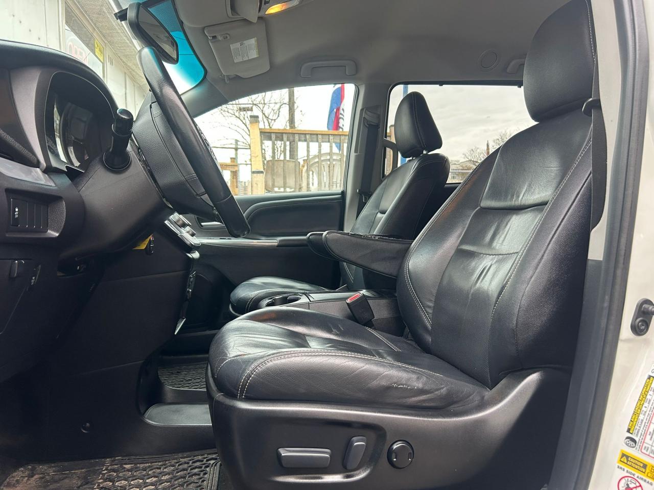 2017 Toyota Sienna 5DR SE 8-PASS FWD - Photo #9