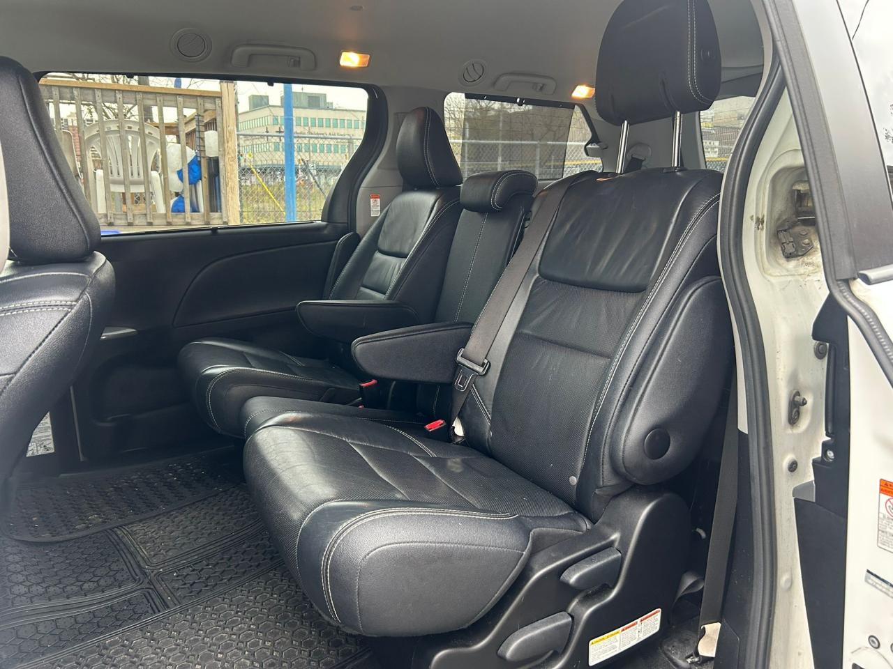 2017 Toyota Sienna 5DR SE 8-PASS FWD - Photo #10