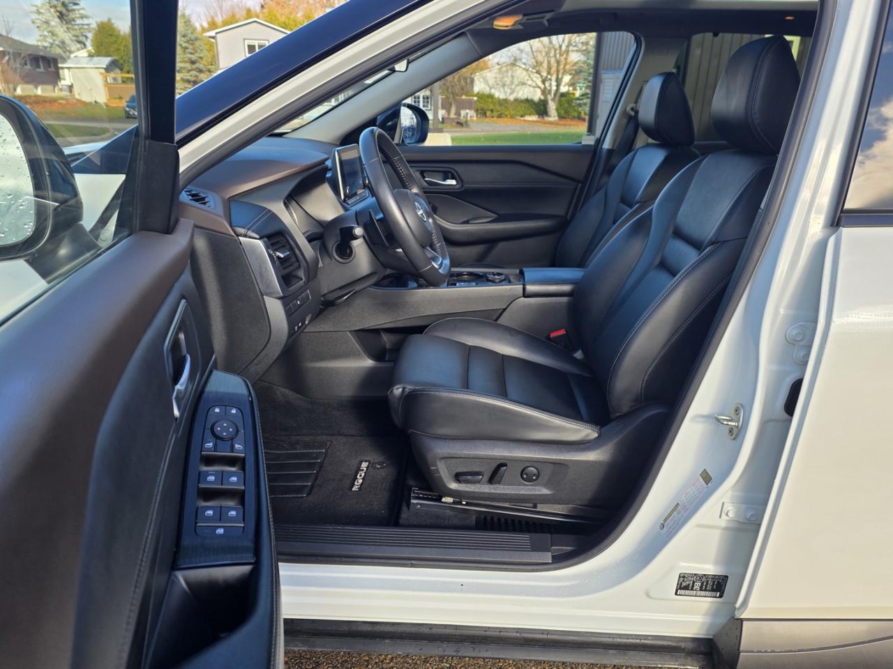 2023 Nissan Rogue SV AWD - Photo #14