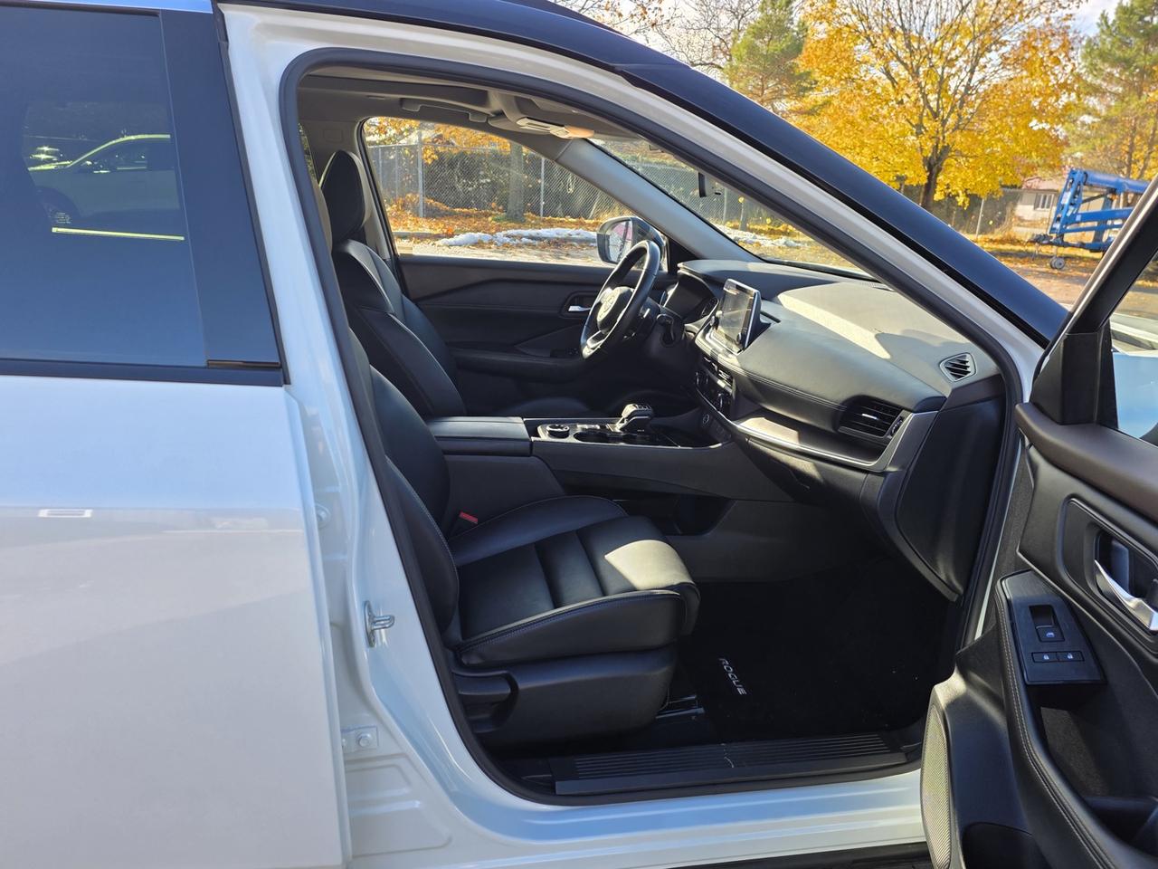 2023 Nissan Rogue SV MIDNIGHT EDITION AWD , Remote Start, Leather, Heated Front Seats Photo