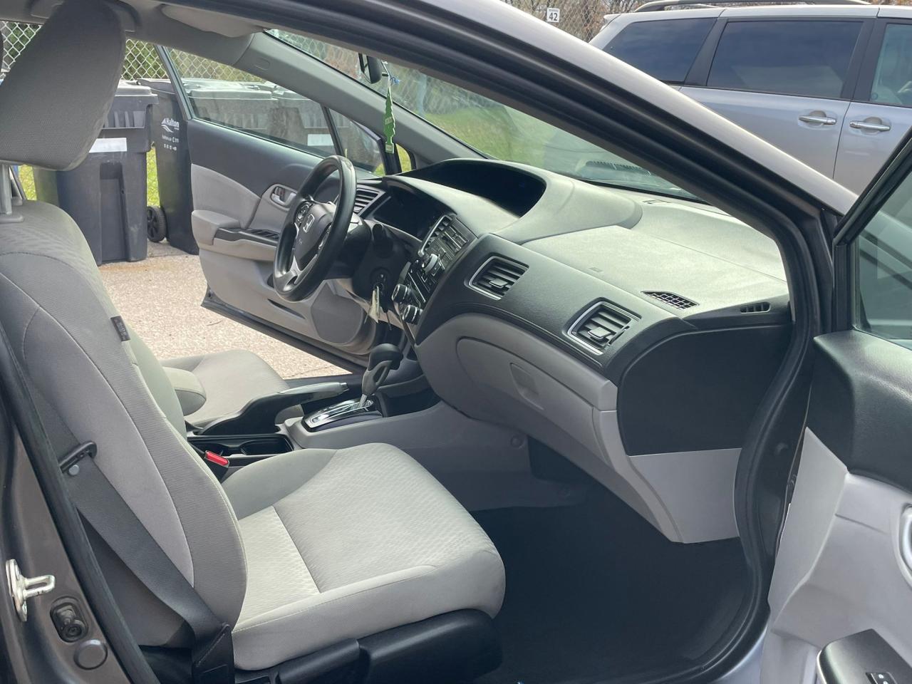 2015 Honda Civic AUTO LX CAMERA B-TOOTH CERTIFED NEW F BRAKES +TIRE - Photo #13