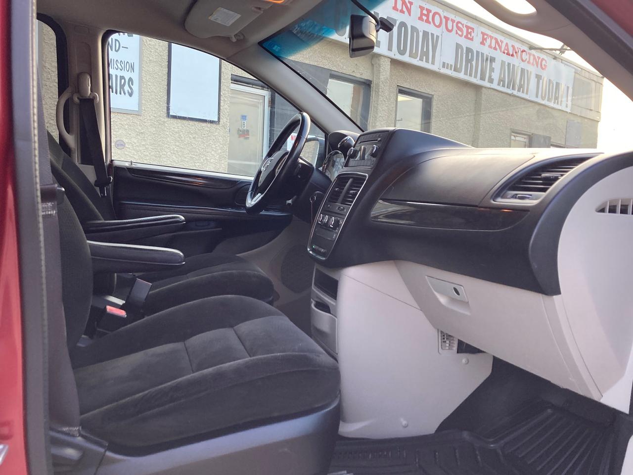 2016 Dodge Grand Caravan 4dr Wgn SXT - Photo #6