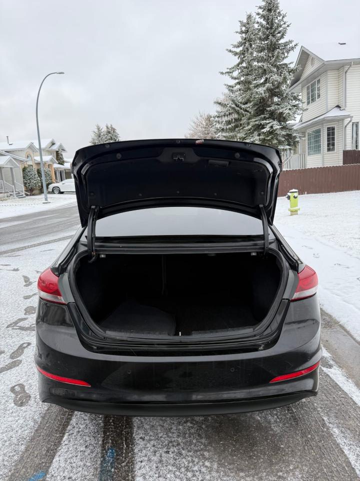 2017 Hyundai Elantra Limited - Photo #10