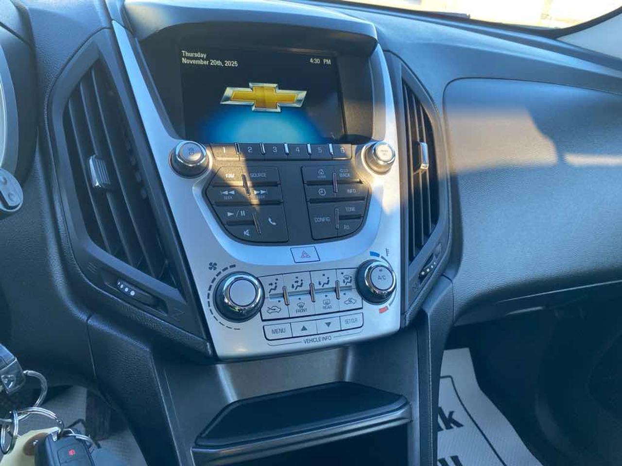 2017 Chevrolet Equinox LS Photo