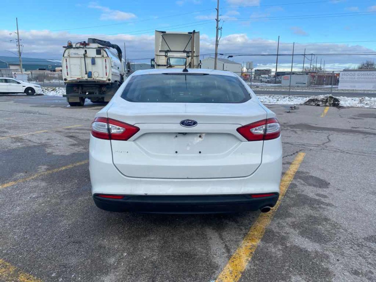 2015 Ford Fusion S Hybrid Photo