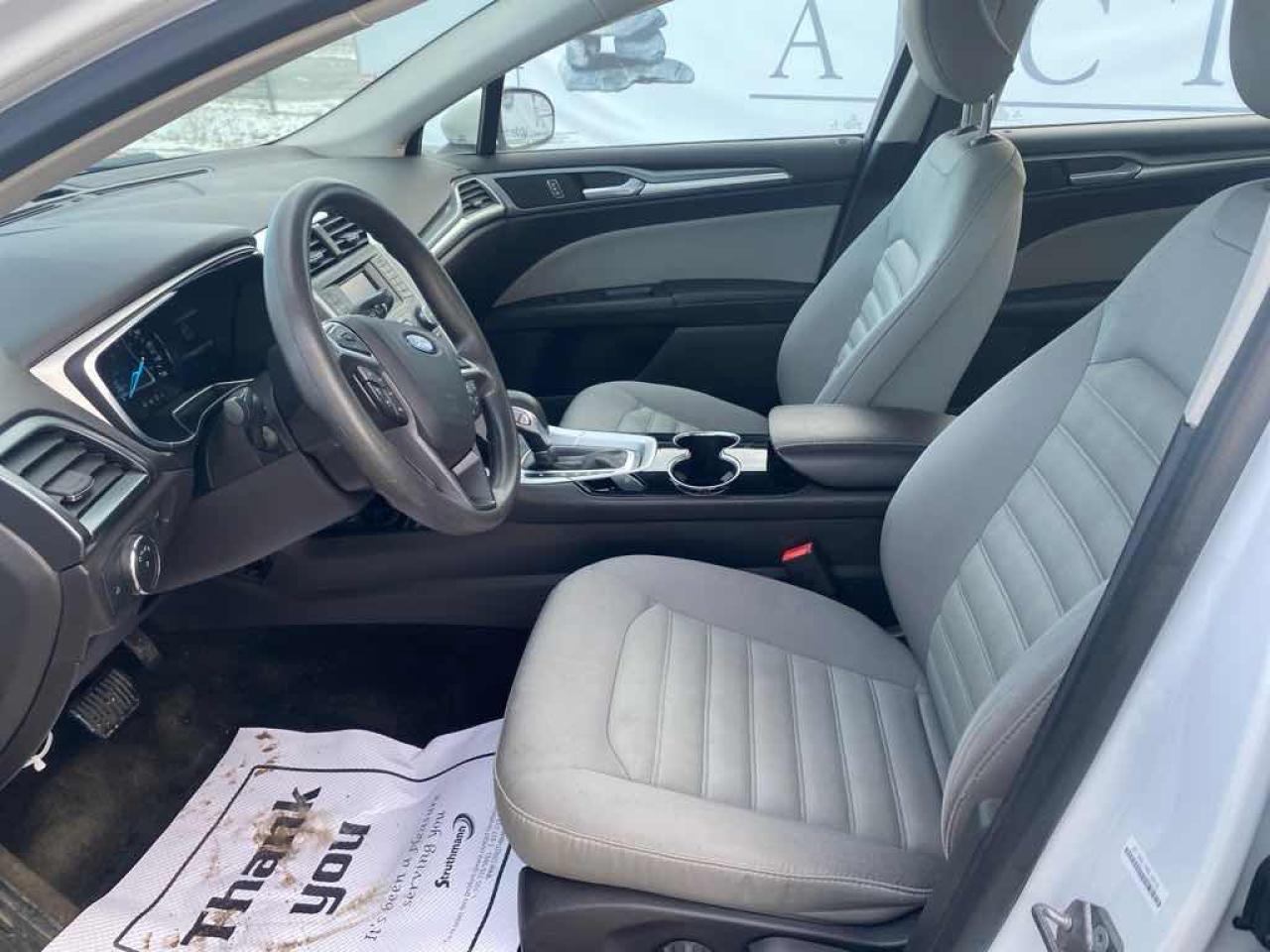 2015 Ford Fusion S Hybrid Photo