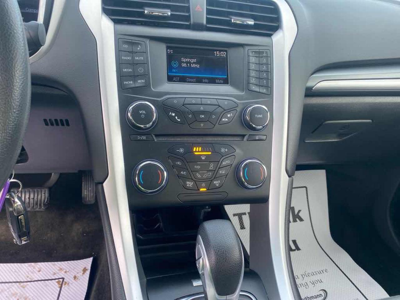 2015 Ford Fusion S Hybrid Photo