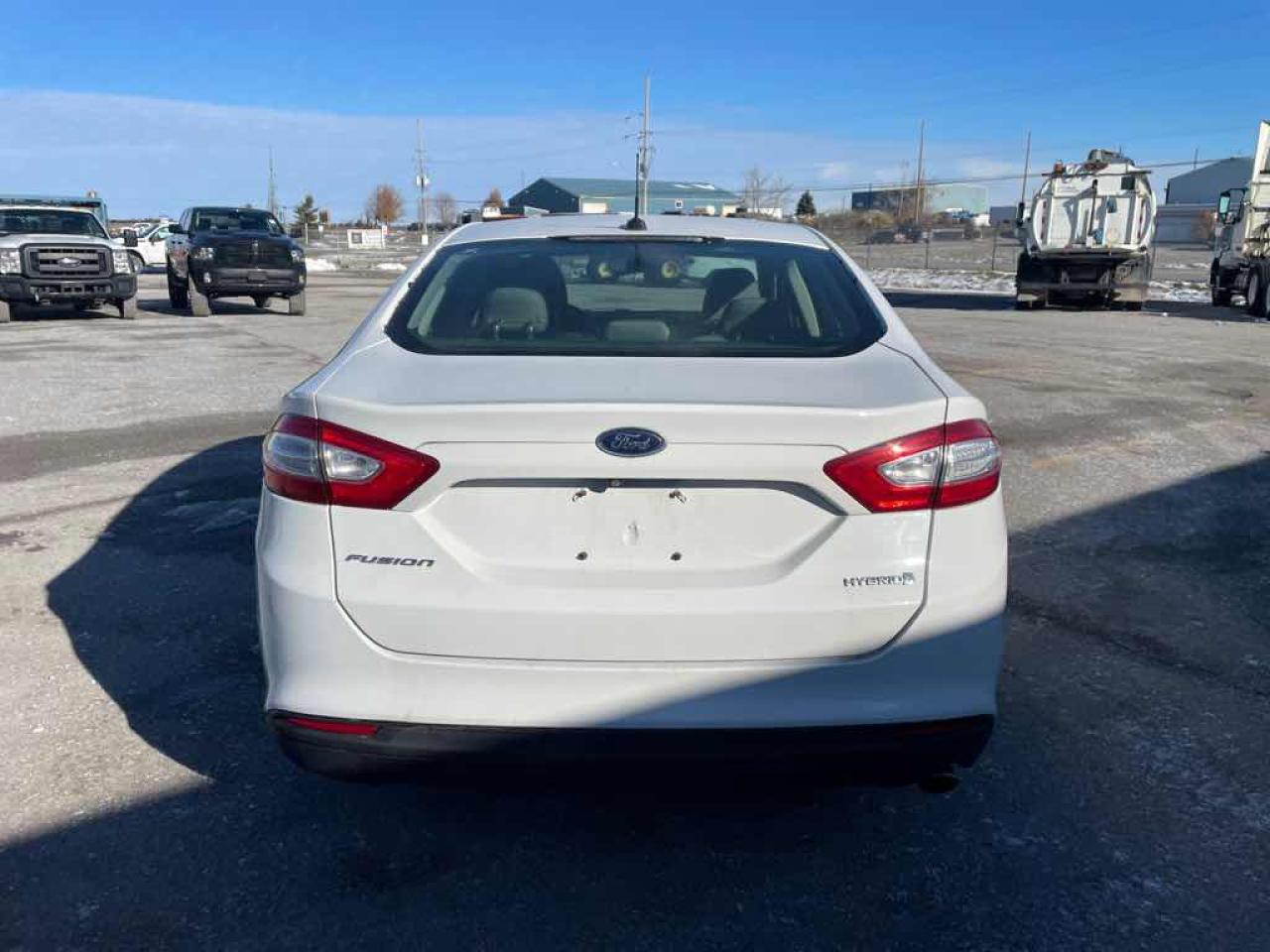 2015 Ford Fusion S Hybrid Photo