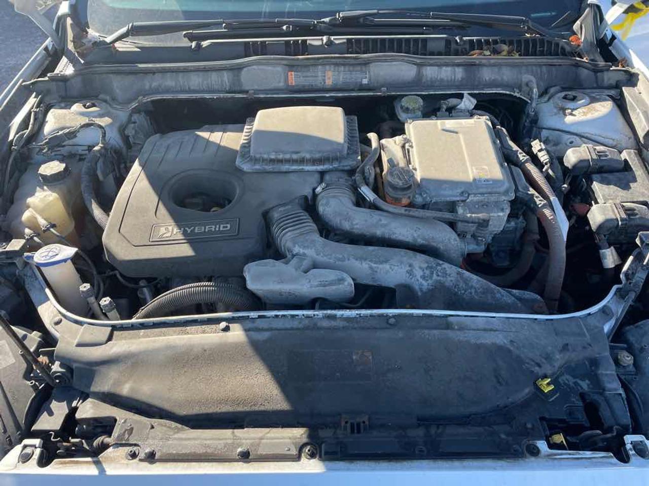 2015 Ford Fusion S Hybrid Photo