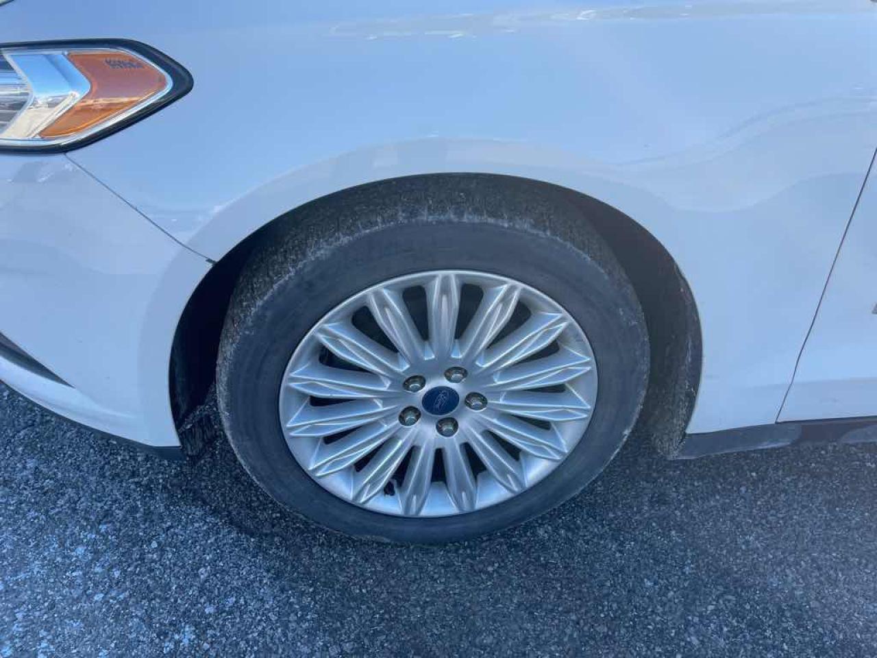 2015 Ford Fusion S Hybrid Photo