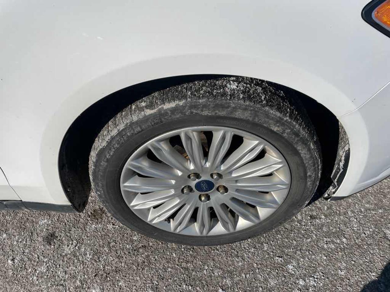 2015 Ford Fusion S Hybrid Photo