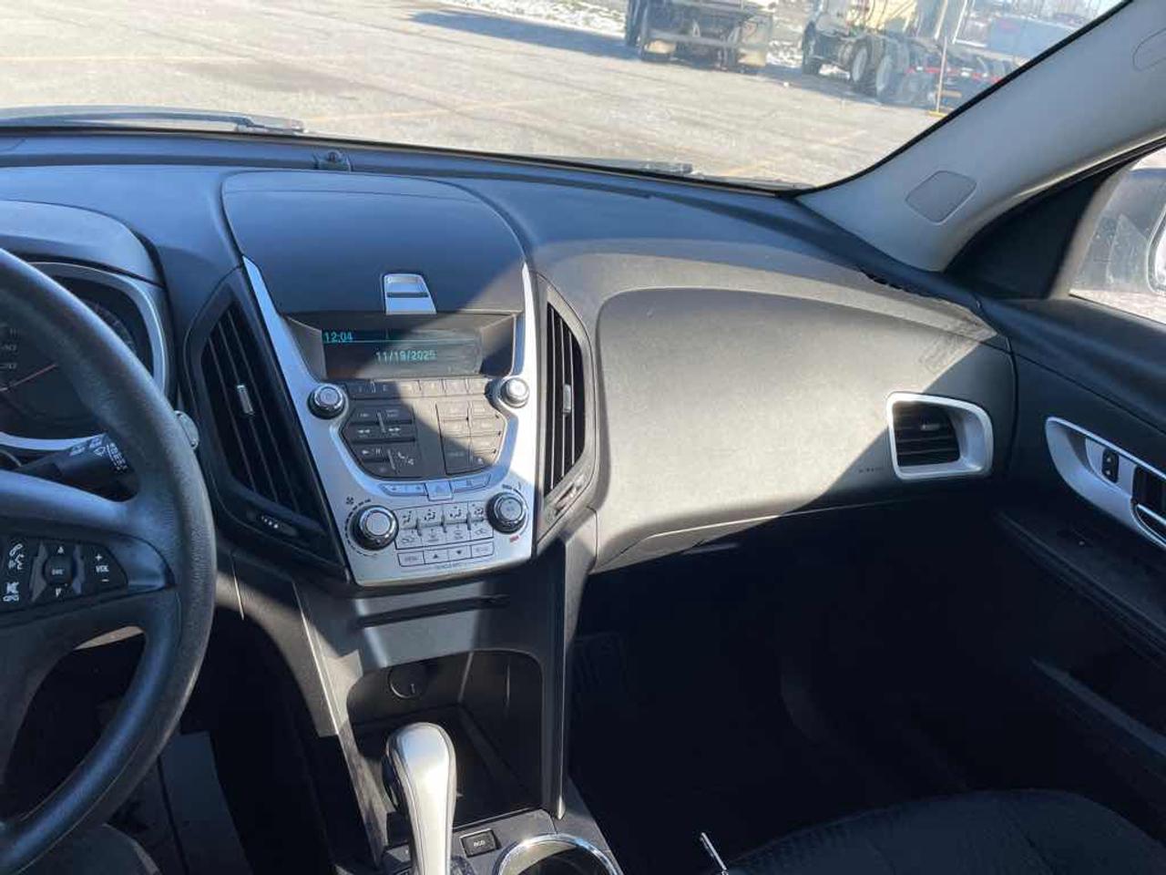 2015 Chevrolet Equinox LS Photo