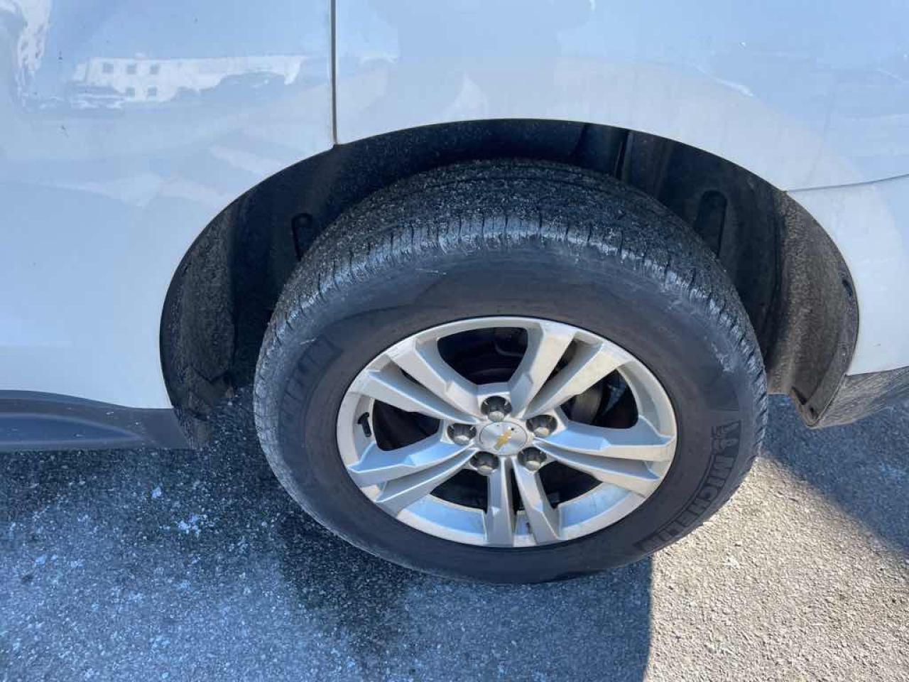 2015 CHEVRO EQUINOX LS  Photo