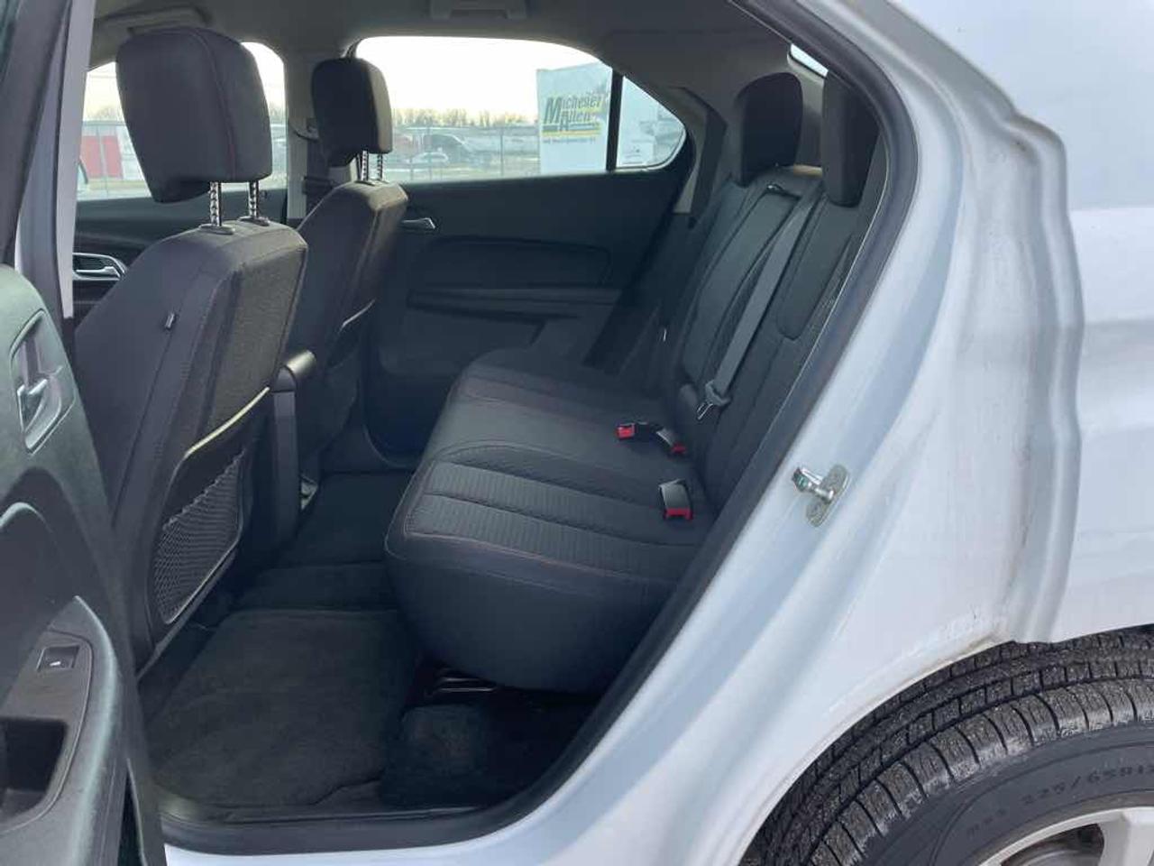 2015 Chevrolet Equinox LS Photo