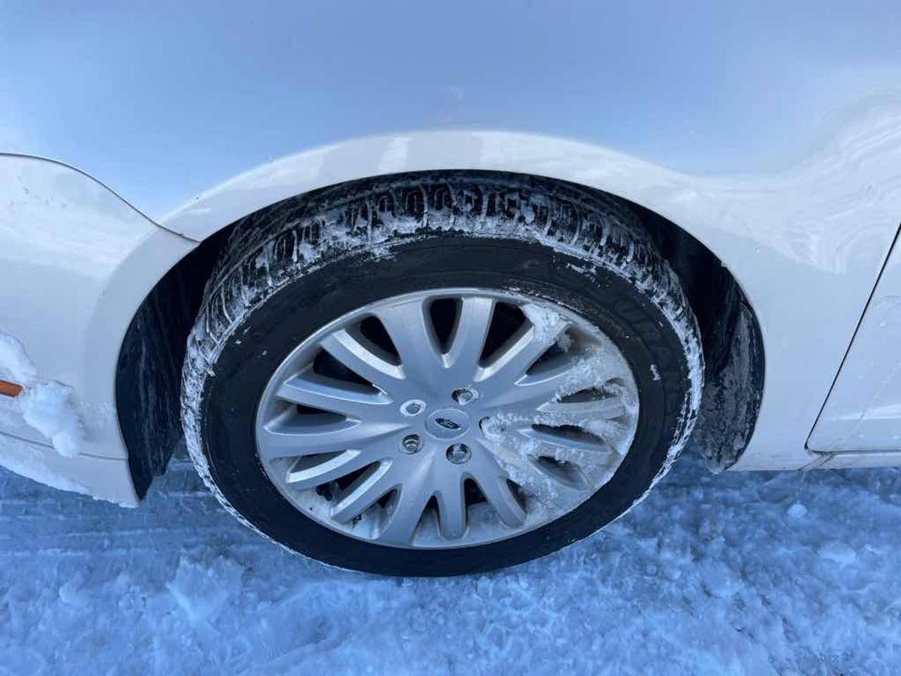 2011 Ford Fusion HYBRID Photo
