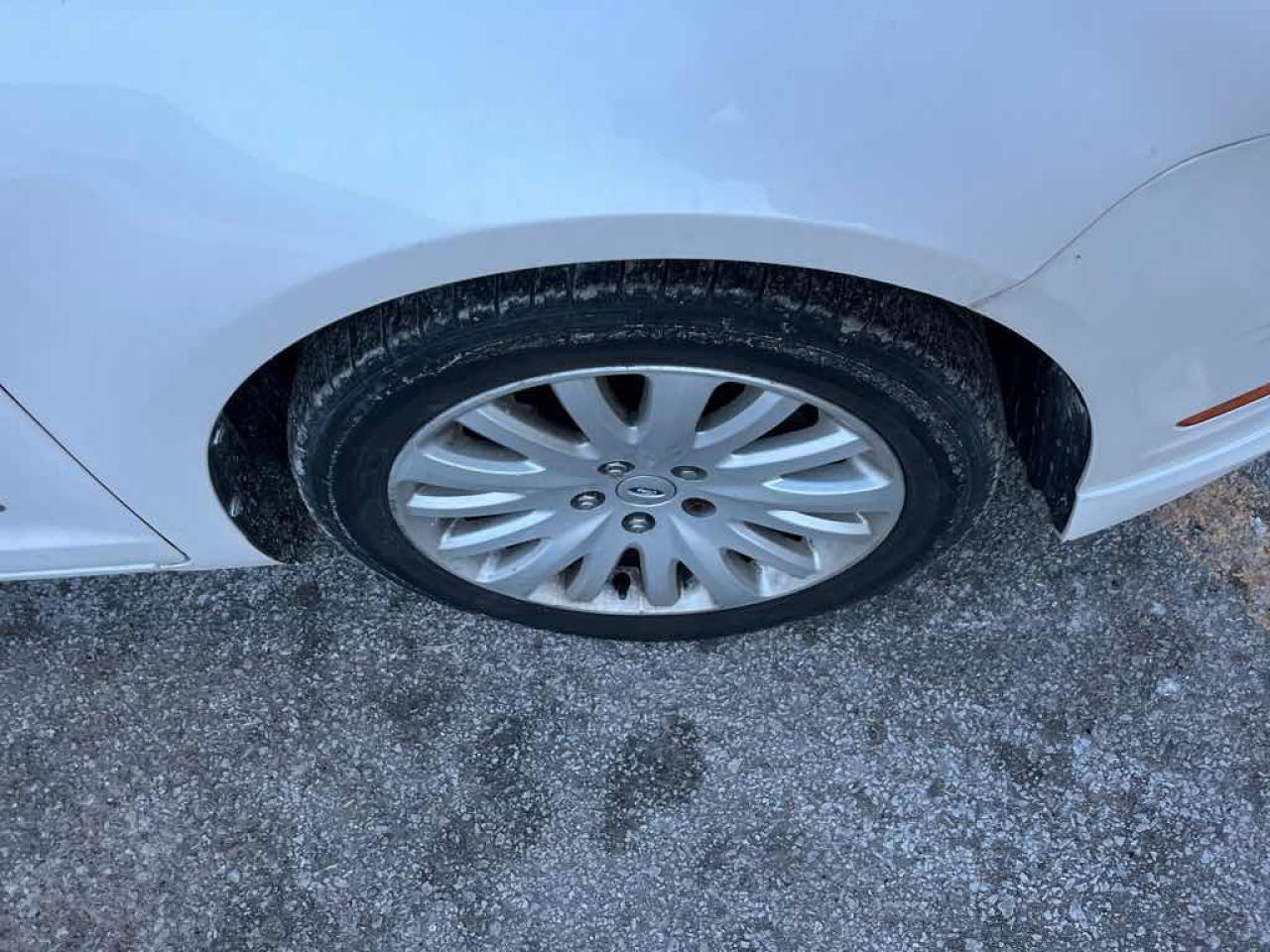 2011 Ford Fusion HYBRID - Photo #16