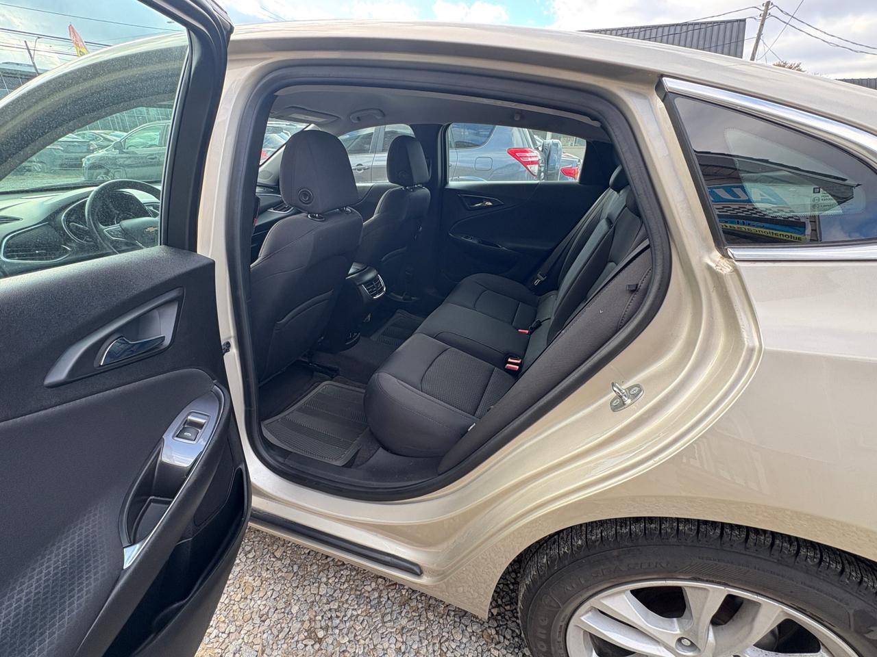 2016 Chevrolet Malibu 2LT Only 52000 KM One Owner with Safety & Warranty. Financing Available. Photo