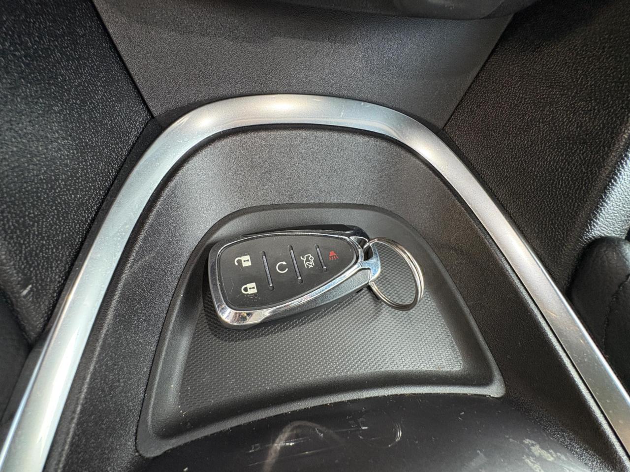 2016 Chevrolet Malibu 2LT Only 52000 KM One Owner with Safety & Warranty. Financing Available. Photo