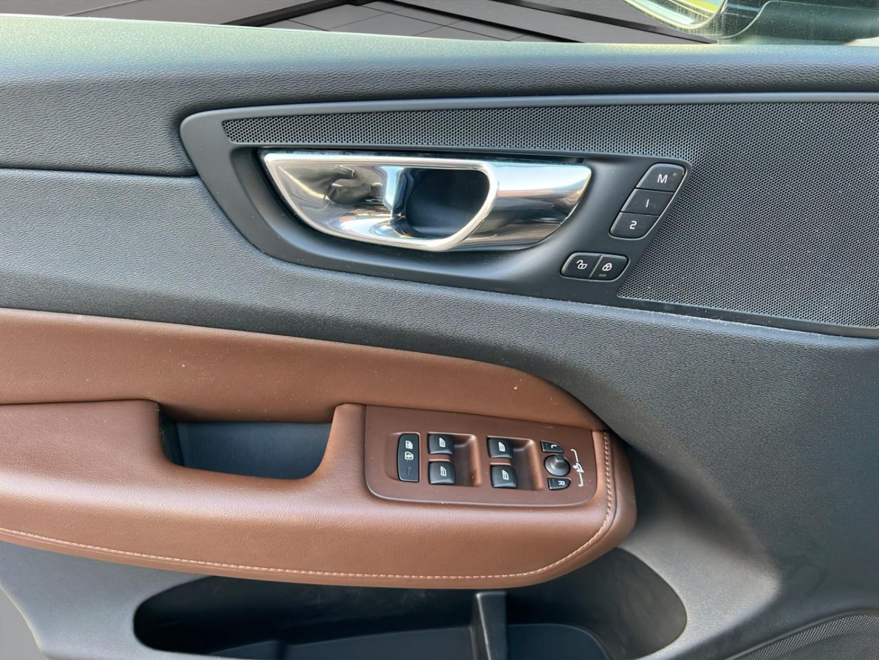 2019 Volvo XC60 T6 AWD INSCRIPTION PKG - LEATHER - SUNROOF !!! Photo