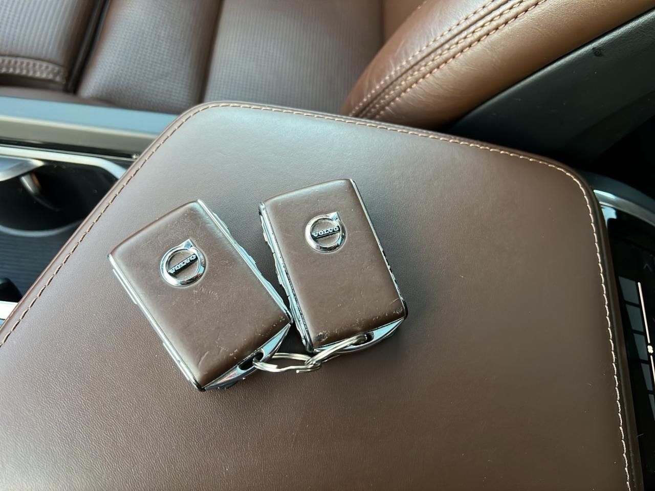 2019 Volvo XC60 T6 AWD INSCRIPTION PKG - LEATHER - SUNROOF !!! Photo