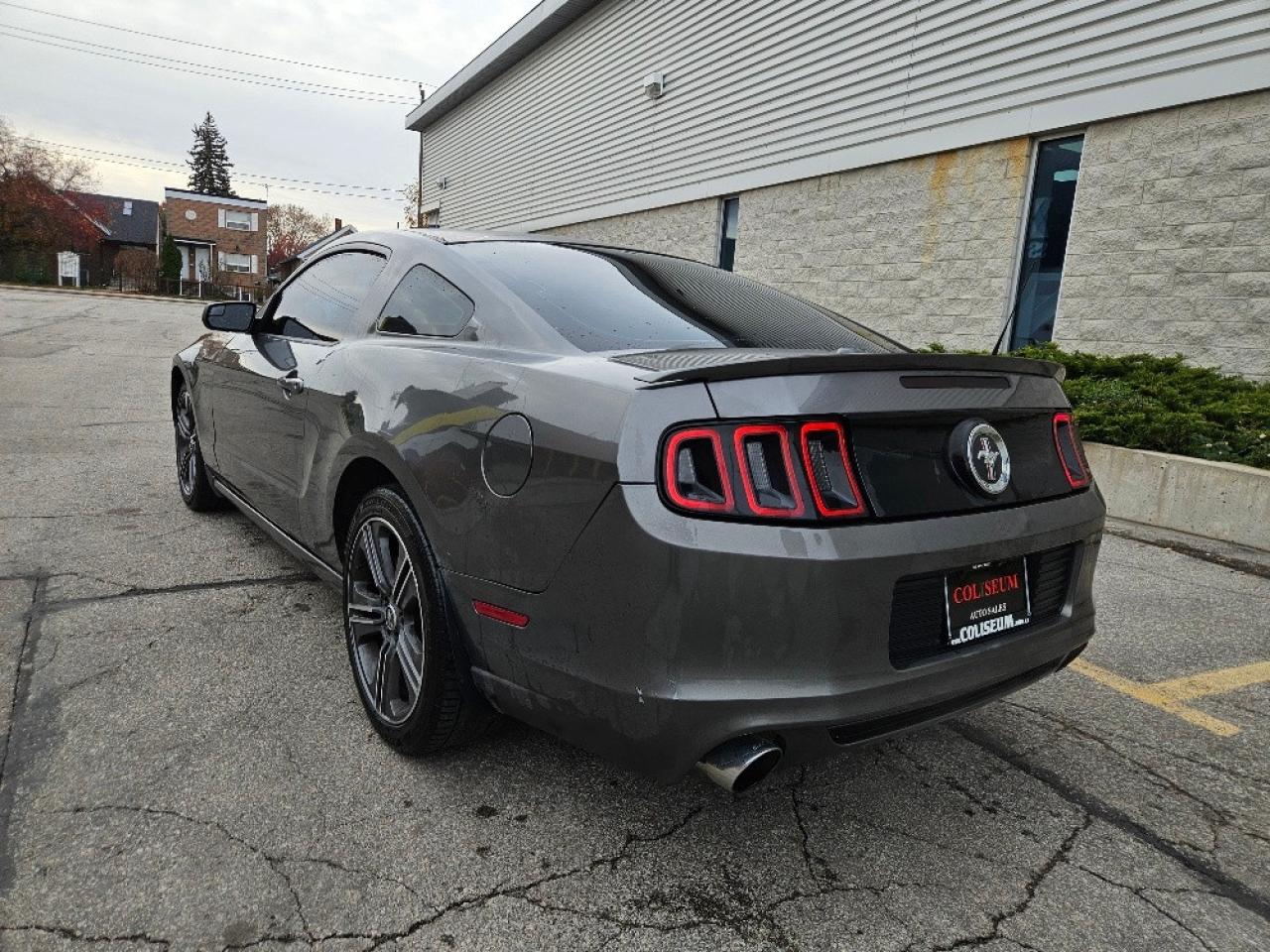2014 Ford Mustang V6 PREMIUM-6 SPEED-LEATHER Photo2