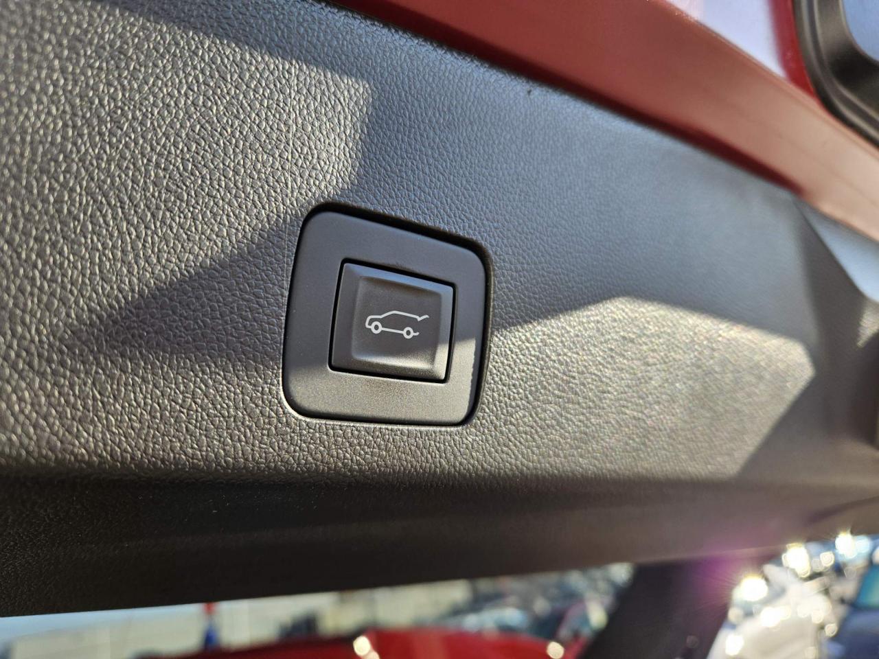 2025 Buick Encore GX Sport Touring Leather | Moonroof | Technology Package | 19" Wheels Photo