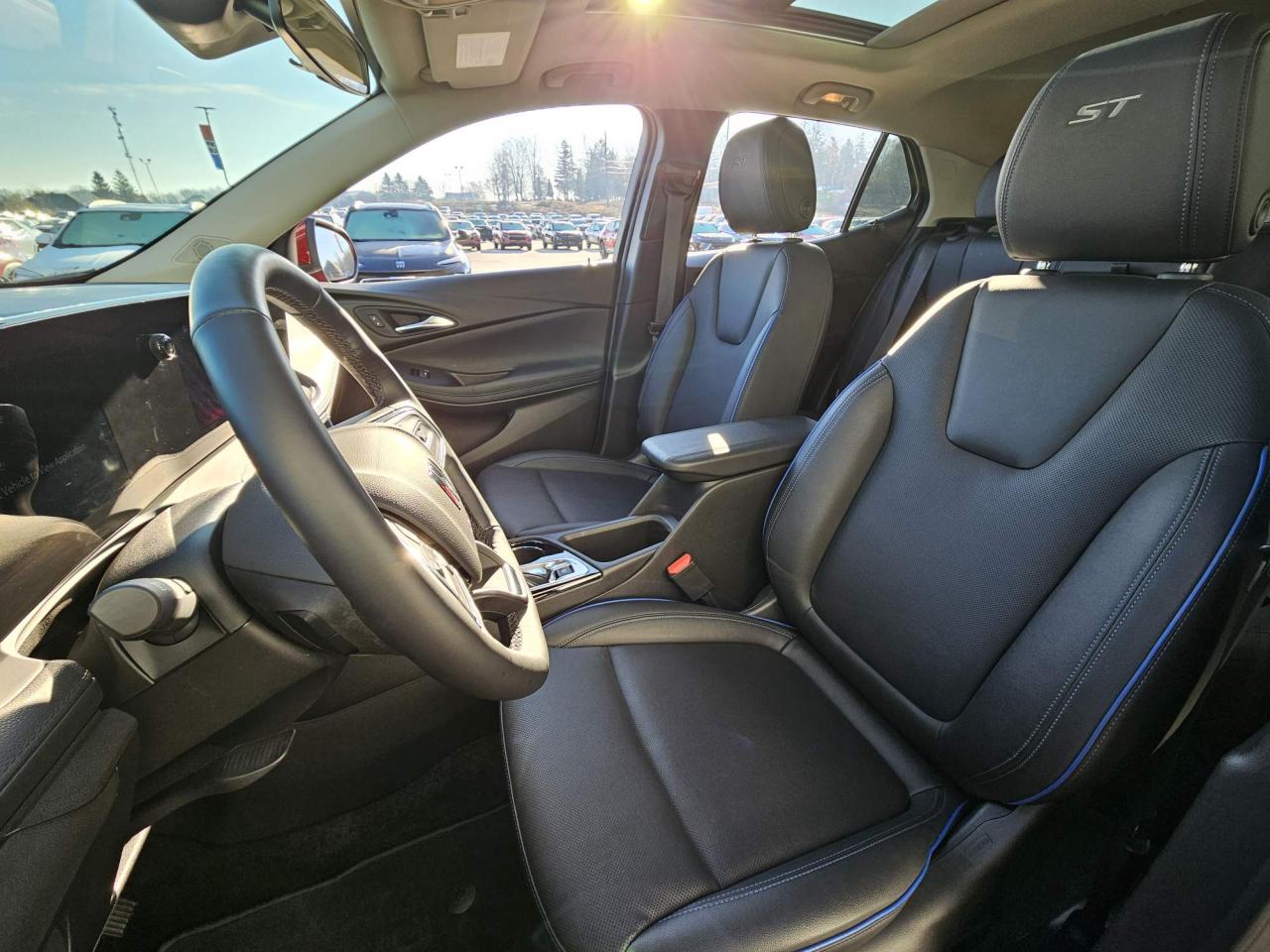 2025 Buick Encore GX Sport Touring Leather | Moonroof | Technology Package | 19" Wheels Photo