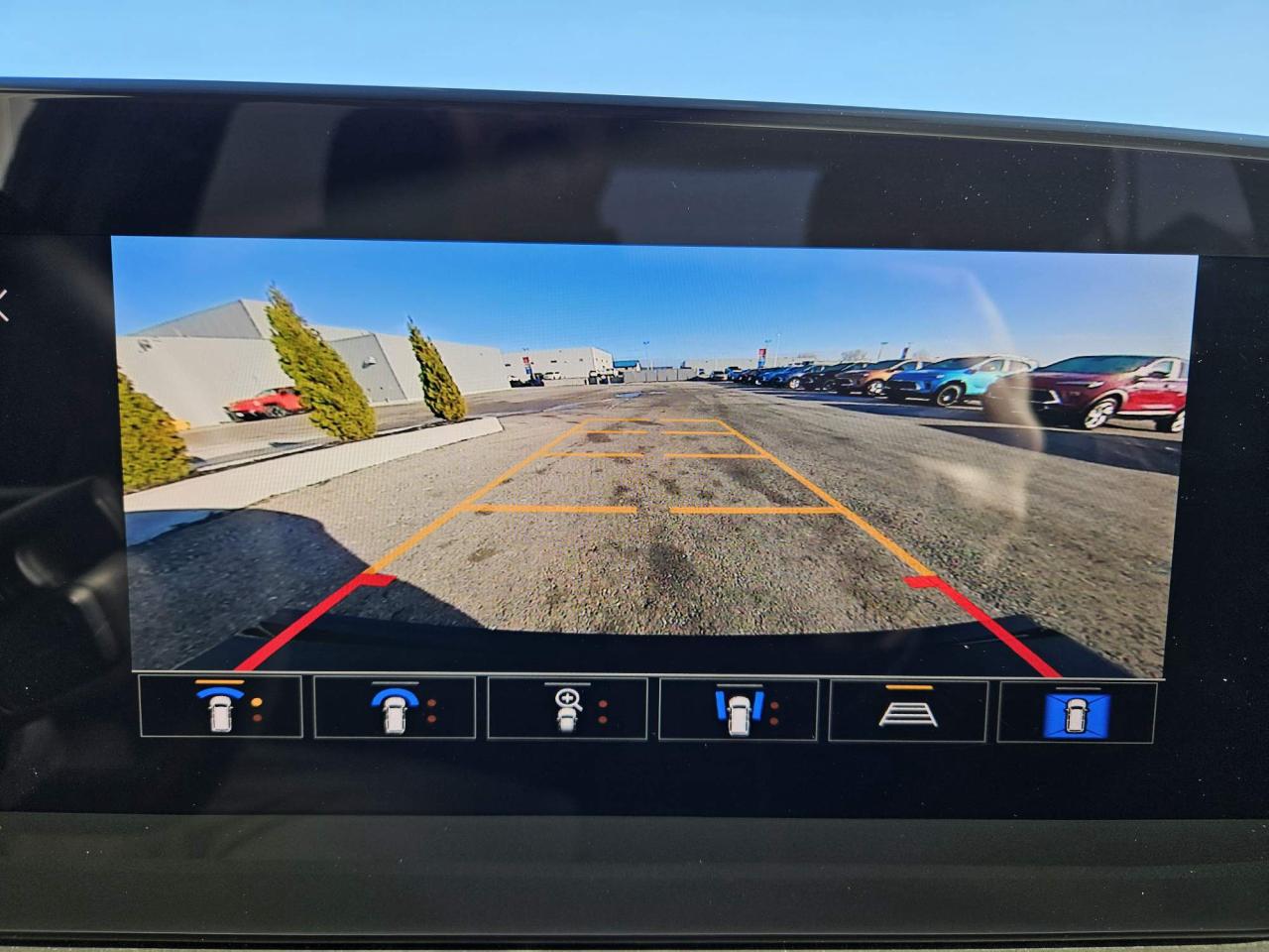 2025 Buick Encore GX Sport Touring Leather | Moonroof | Technology Package | 19" Wheels Photo