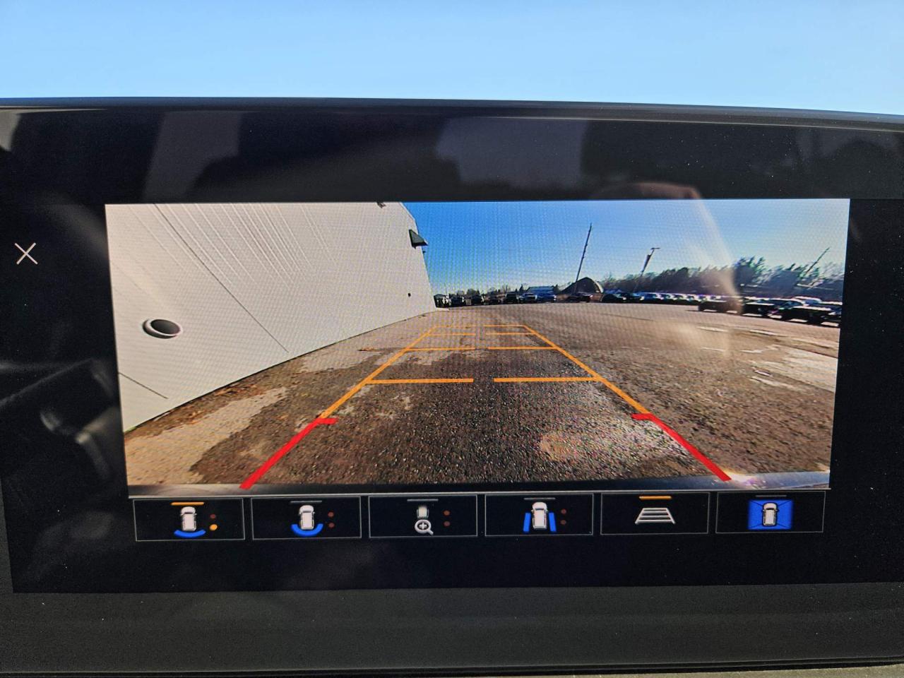 2025 Buick Encore GX Sport Touring Leather | Moonroof | Technology Package | 19" Wheels Photo