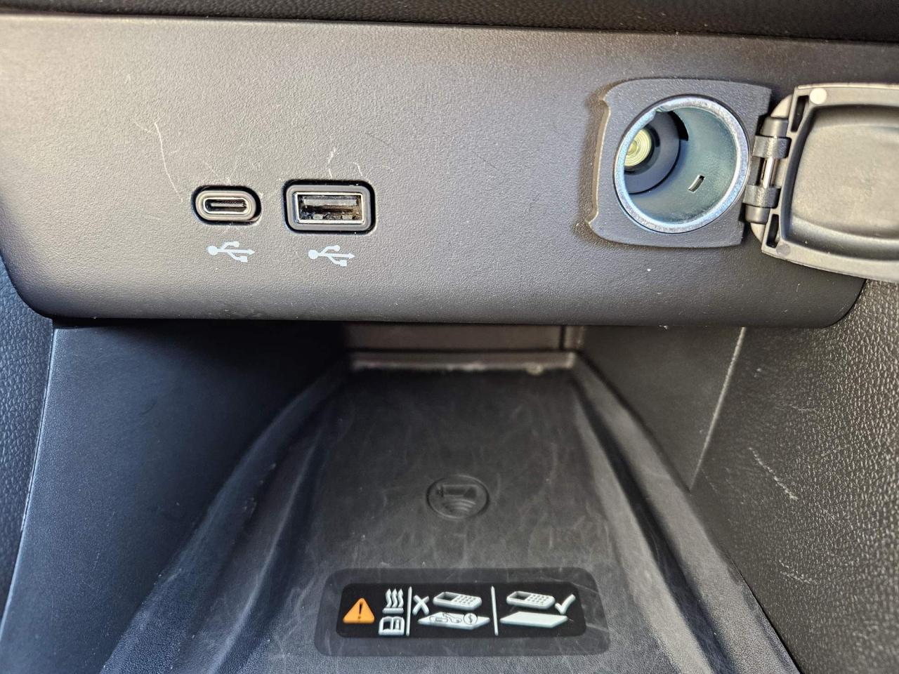 2025 Buick Encore GX Sport Touring Leather | Moonroof | Technology Package | 19" Wheels Photo