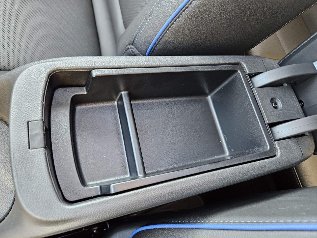 2025 Buick Encore GX Sport Touring Leather | Moonroof | Technology Package | 19" Wheels Photo