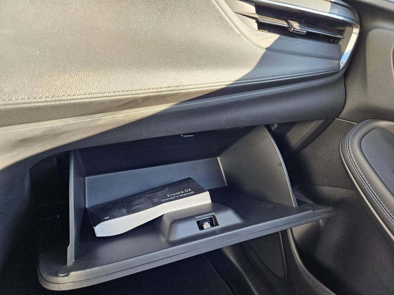 2025 Buick Encore GX Sport Touring Leather | Moonroof | Technology Package | 19" Wheels Photo