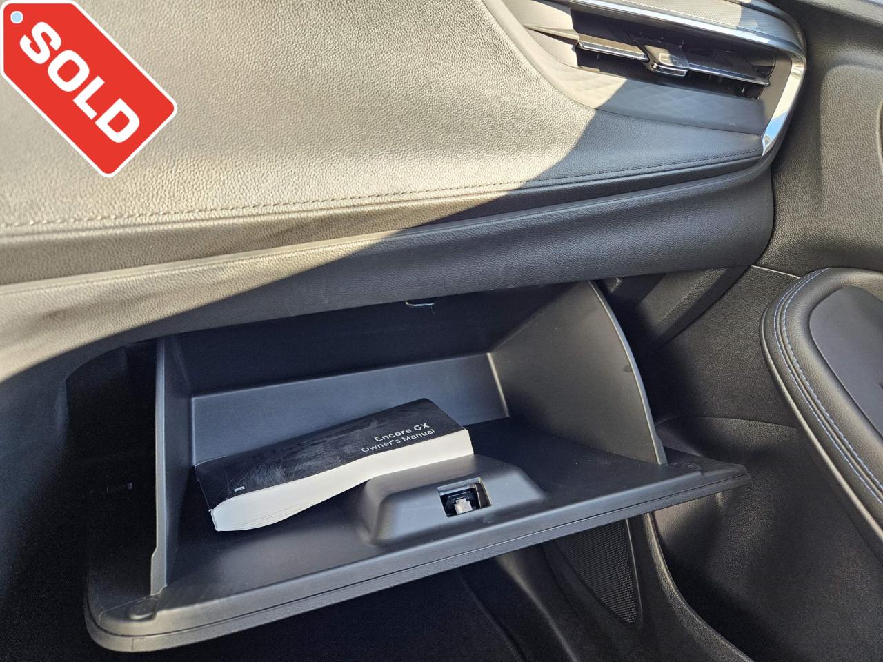 2025 Buick Encore GX Sport Touring Leather | Moonroof | Technology Package | 19" Wheels Photo