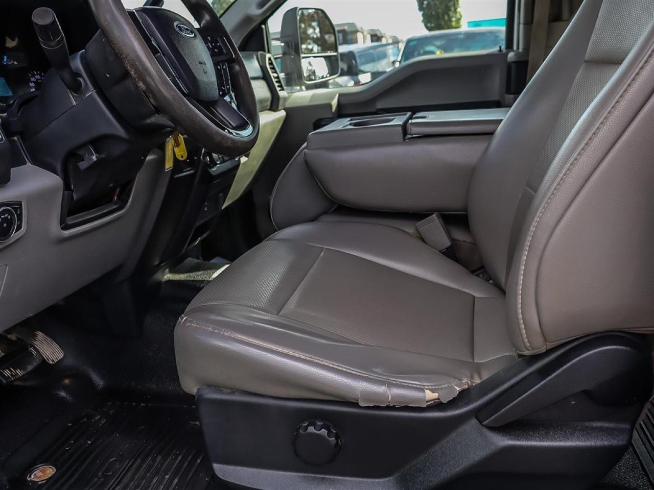 2019 Ford F-450 XL 4WD Crew Cab 8' Box Photo